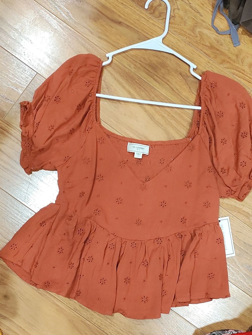 No Comment Rust Eyelet Peplum Puff Sleeve Tunic